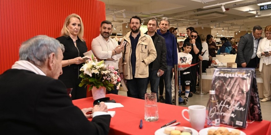 DERS ÇALIŞMIYORUM DİYE BABAM ROMANLARIMI SAKLARDI